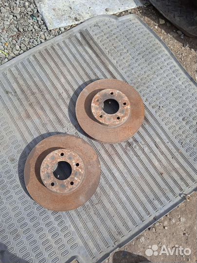 Тормозной диск передний Пежо 607