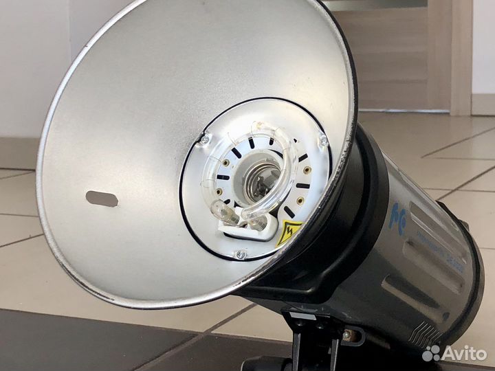 Моноблок Falcon Eyes DE-300 BW