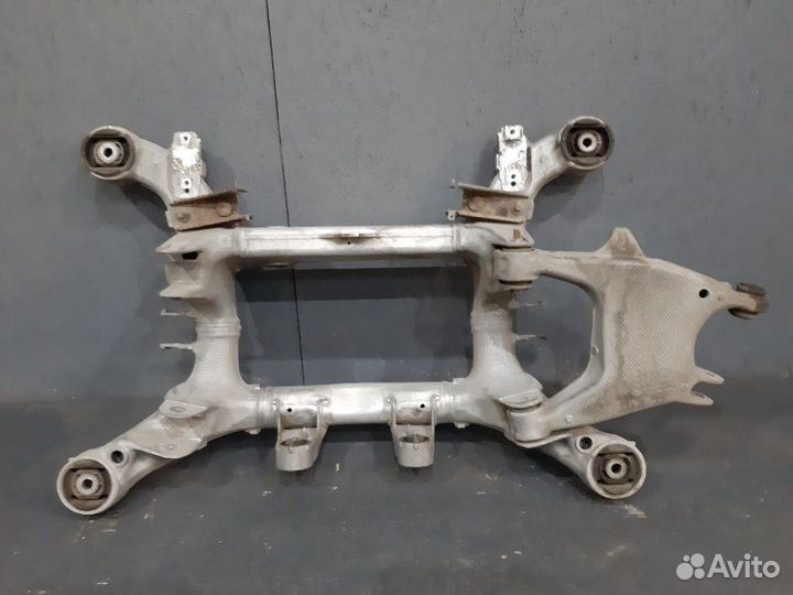 Подрамник задний Bmw 550Ix F10 N63 2010