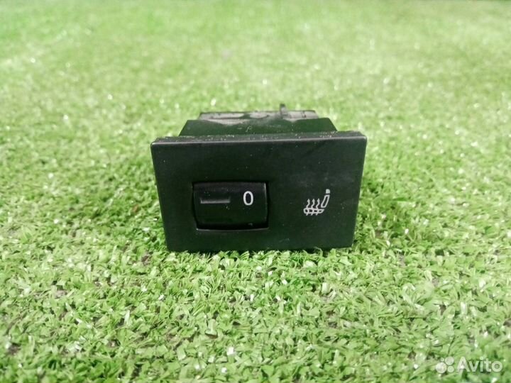 Кнопка обогрева сиденья левая Volkswagen Touareg