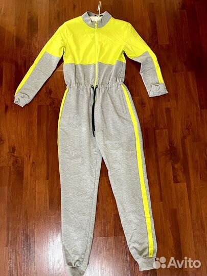 Спортивный костюм-комбинезон