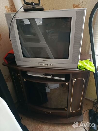 Телевизор с тумбой
