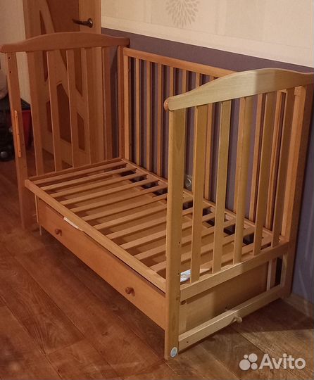 Детская кроватка