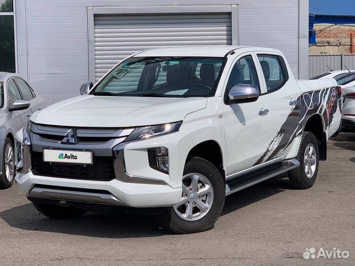 Mitsubishi L200 2.4 AT, 2022, 900 км