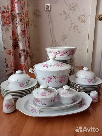 Столовый и чайный сервиз производства ГДР