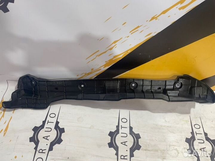 Пыльник переднего крыла правый Lexus Rx F-Sport