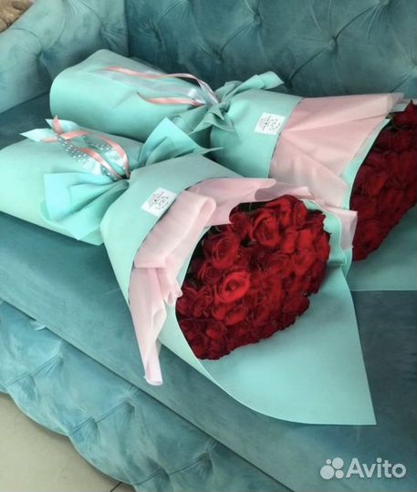 Букет 19 роз в дизайнерской упаковке