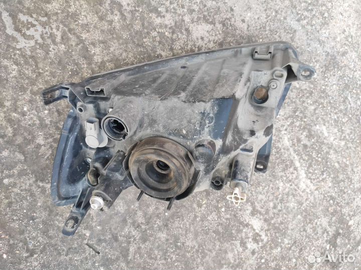 Фары на гранту