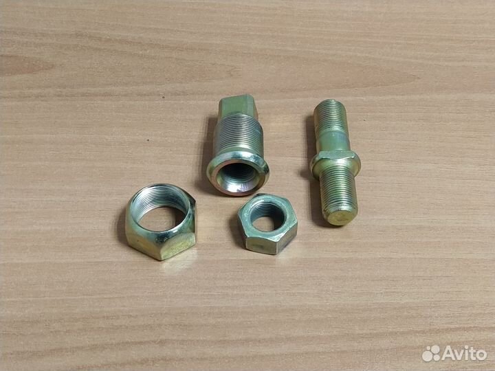 Шпилька футорки BAW 1065 Е2/3 FAW 1051