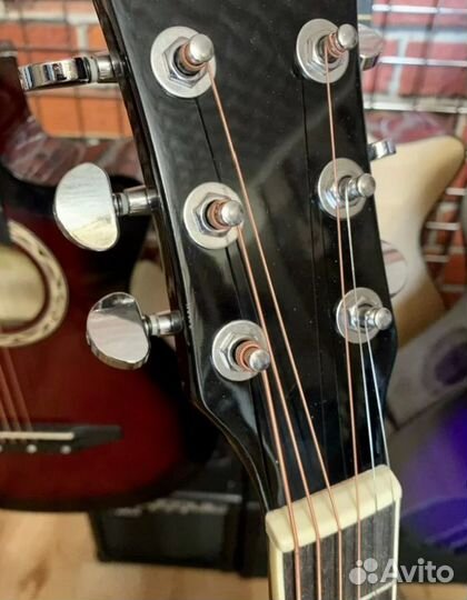 Акустическая гитара с подключением