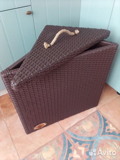 Корзина для белья плетёная (система хранения)