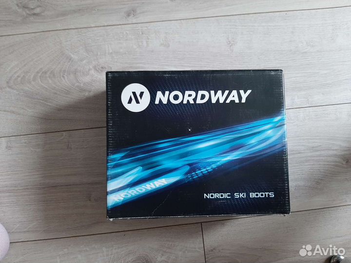 Ботинки лыжные 31и 32 на липунах, 2 пары