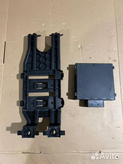 Блок (конвертер) стабилизации напряжения Audi Q3