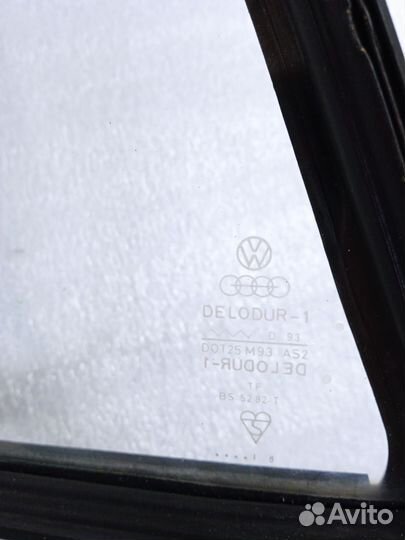 Форточка левой двери ауди 100 С2