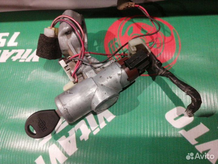 Замок зажигания Nissan Terrano lbyd21 TD27T