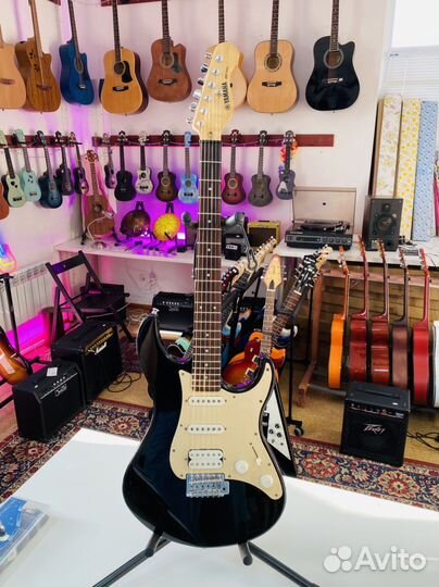 Электрогитара Yamaha EG112