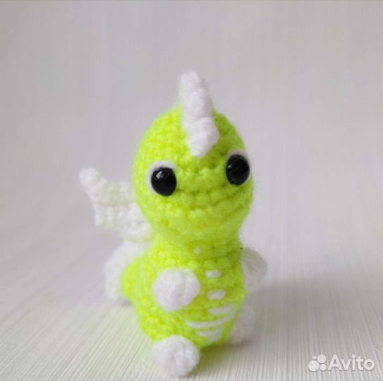 Вязаные новогодние игрушки Дракончики символ 2024