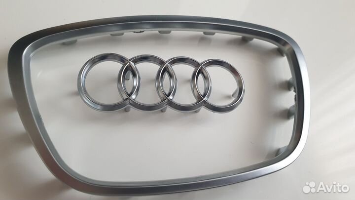 Эмблема подушки безопасности Audi