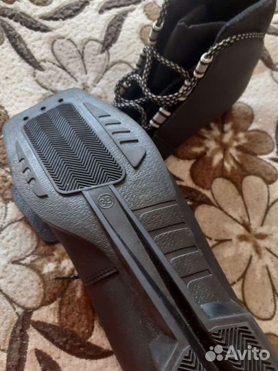 Лыжные ботинки