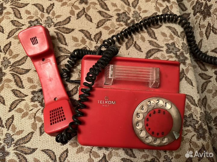 Старый дисковый телефон СССР