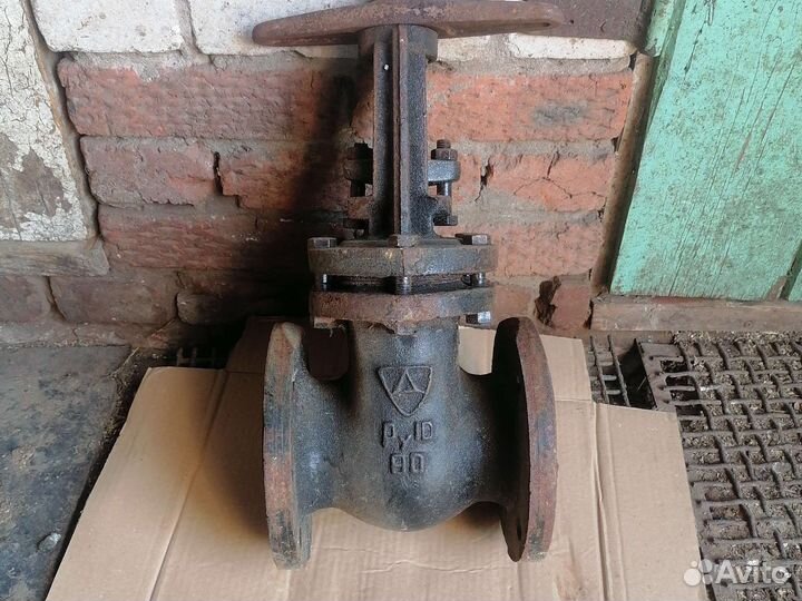 Задвижка чугунная ру10 80
