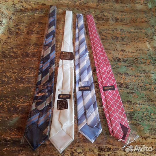 Галстуки фирменные