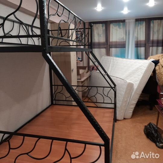 Кованые кровати,столы,стулья