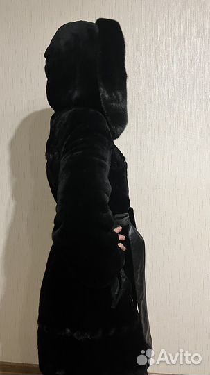 Шуба мутоновая с капюшоном из норки 42-44 р