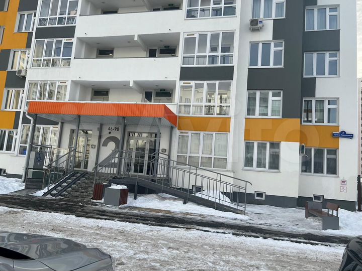 3-к. квартира, 90 м², 2/10 эт.