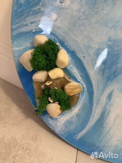 Картина из эпоксидной смолы со мхом