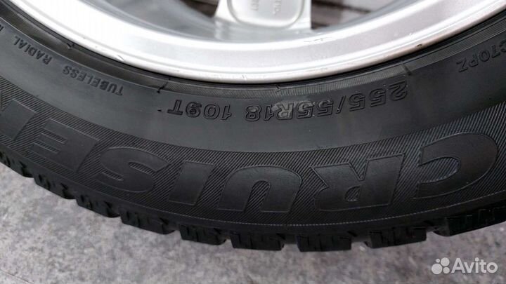 R18 Bridgestone Blizzak LM-001 255/55, PCD 5x100 DIA 60.06