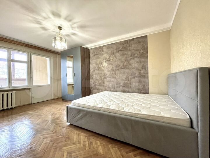 4-к. квартира, 85 м², 2/5 эт.