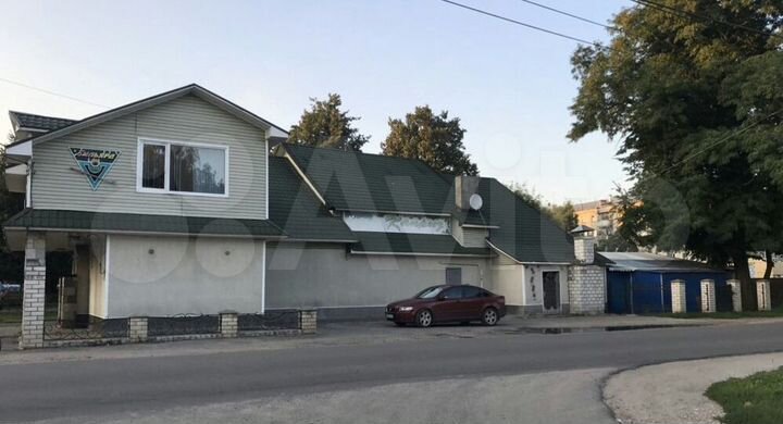 Здание, 400 м²