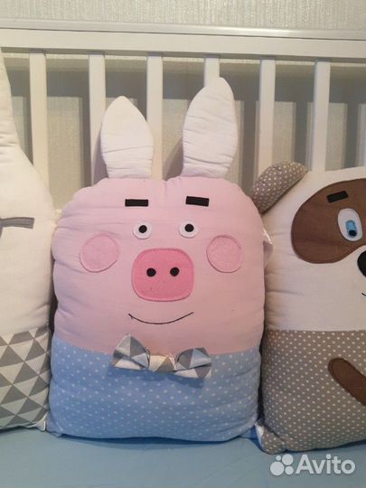 Бортики игрушки в детскую кроватку