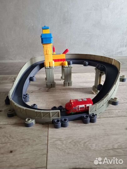 Трек и паровозик чагингтон