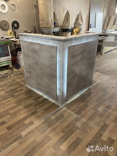 Стойка ресепшн