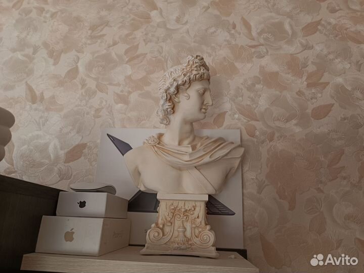 Апполон 30 см. Не гипс (лучше)