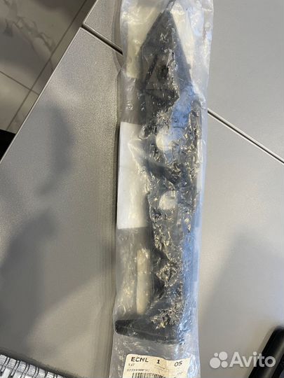 Кронштейн крепления заднего бампера левый Wish