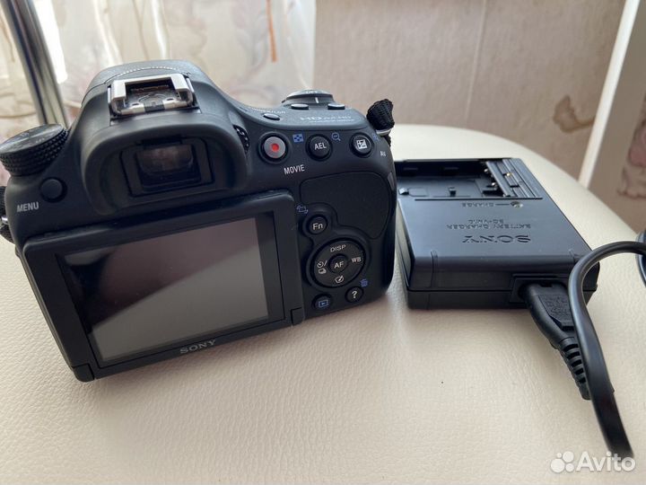 Зеркальный фотоаппарат sony