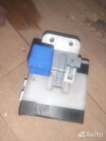 Электронный блок на Nissan Primera P 11