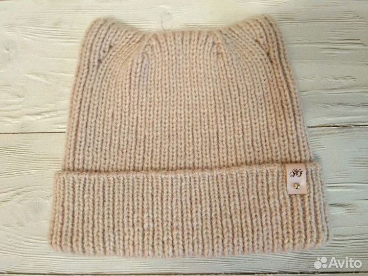 Шапка женская вязаная с ушками. Ручная работа