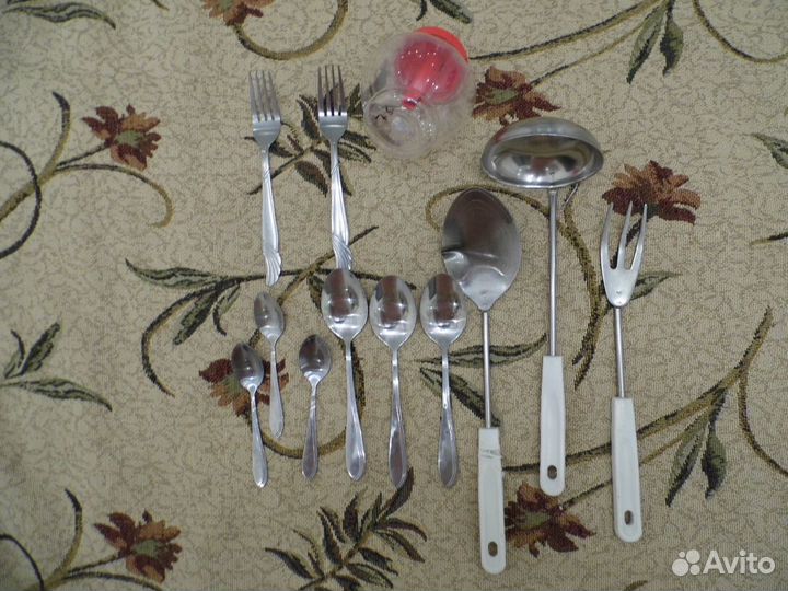 Сковородки,ложки, вилки,корыто деревянное