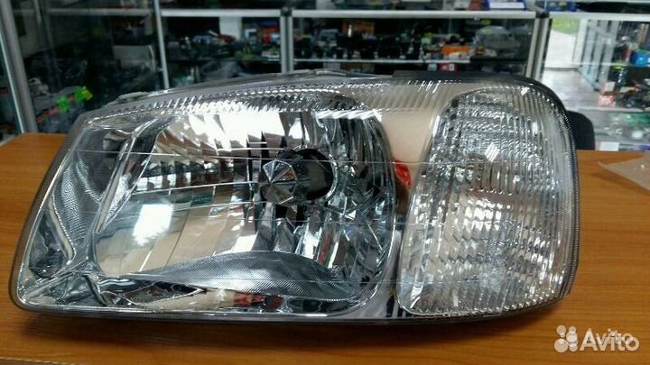 Фара левая Hyundai Accent