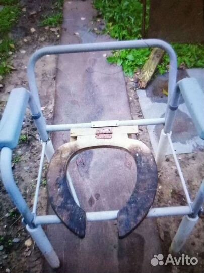 Стул унитаз для пожилых людей