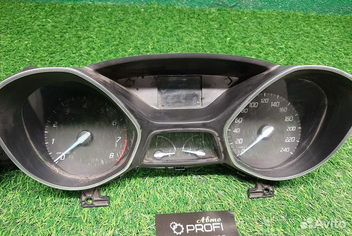 В наличии: приборная панель Ford Focus 3