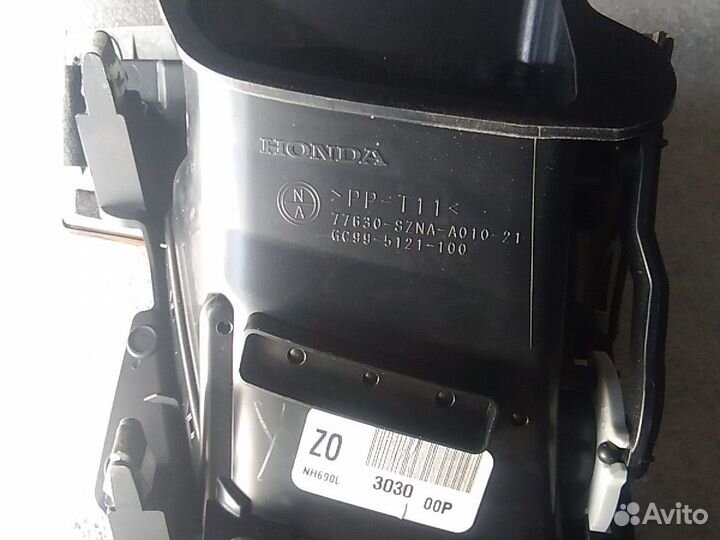 Дефлектор в торпедо левый Acura ZDX