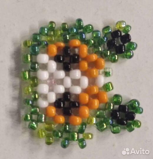 Котик в шляпе лягушки из бисера