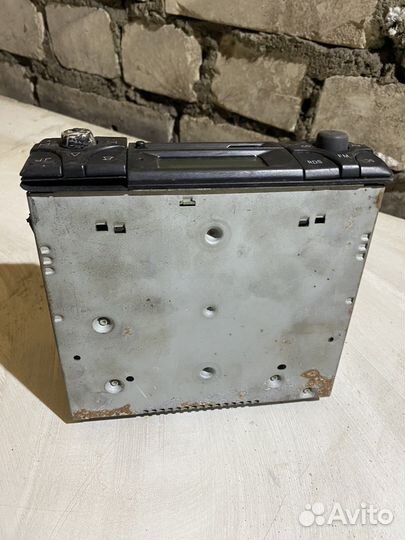 Магнитола Mercedes Benz c-class