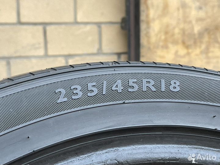 Dunlop SP Sport 7000 A/S 235/45 R18 94V