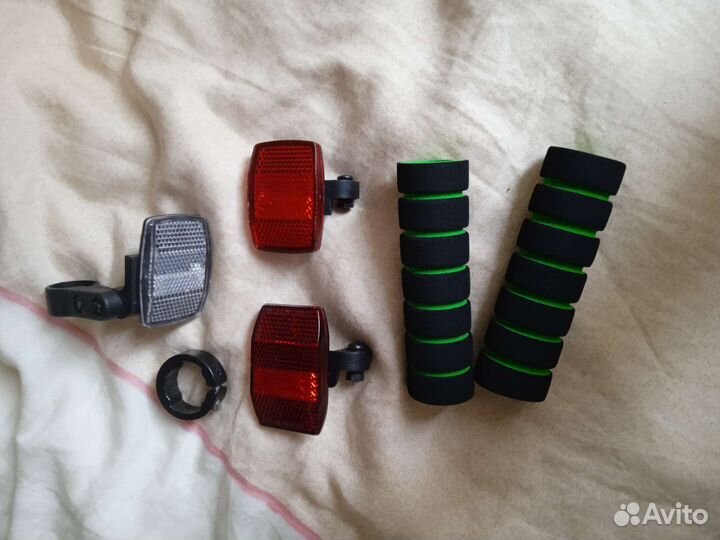 Светоотражатели и Грипсы для велосипеда